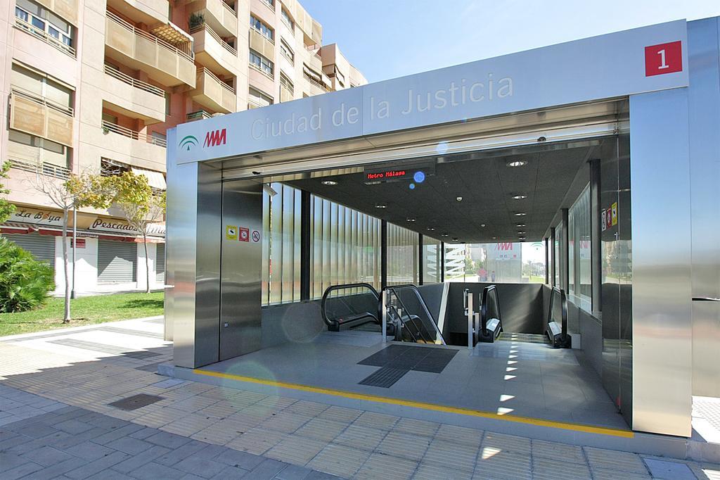 Апартаменты Iloftmalaga Ciudad De La Justicia Номер фото